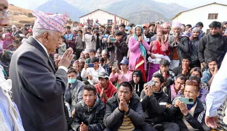 पीडितसँग राष्ट्रपति पौडेलः भूकम्प पिडितलाई कुनैपनि समस्या हुन नदिन सरकारसँग राष्टपतिको आग्रह
