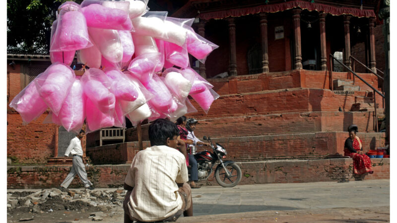 कटन क्याण्डीमा अखाद्य रंगको प्रयोग, स्वास्थ्यका लागि हानिकारक कटन क्याण्डीमा अखाद्य रंगको प्रयोग, स्वास्थ्यका लागि हानिकारक