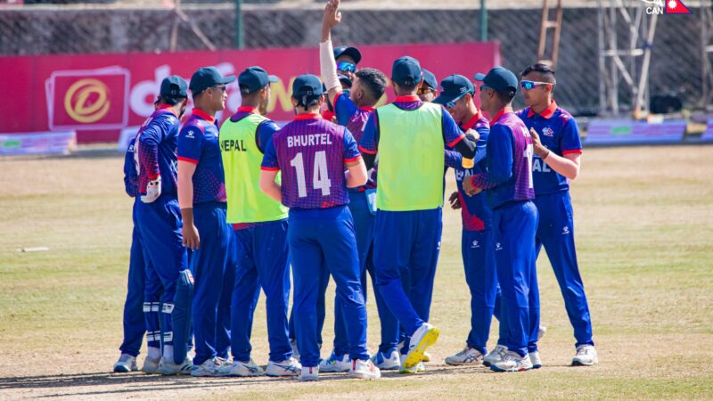 सोमपालले लिए आक्रामक ब्याटिङ गरिरहेका आरोन जोनसनको विकेट सोमपालले लिए आक्रामक ब्याटिङ गरिरहेका आरोन जोनसनको विकेट