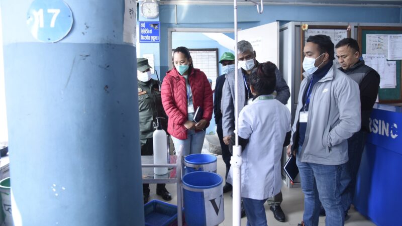 काठमाडौं महानगरद्वारा ओम हस्पिटलसहित चार अस्पतालको फोहर सङ्कलनमा रोक