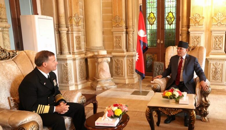 प्रधानमन्त्रीसँग अमेरिकी नौ सेनाध्यक्षको शिष्टाचार भेट प्रधानमन्त्रीसँग अमेरिकी नौ सेनाध्यक्षको शिष्टाचार भेट