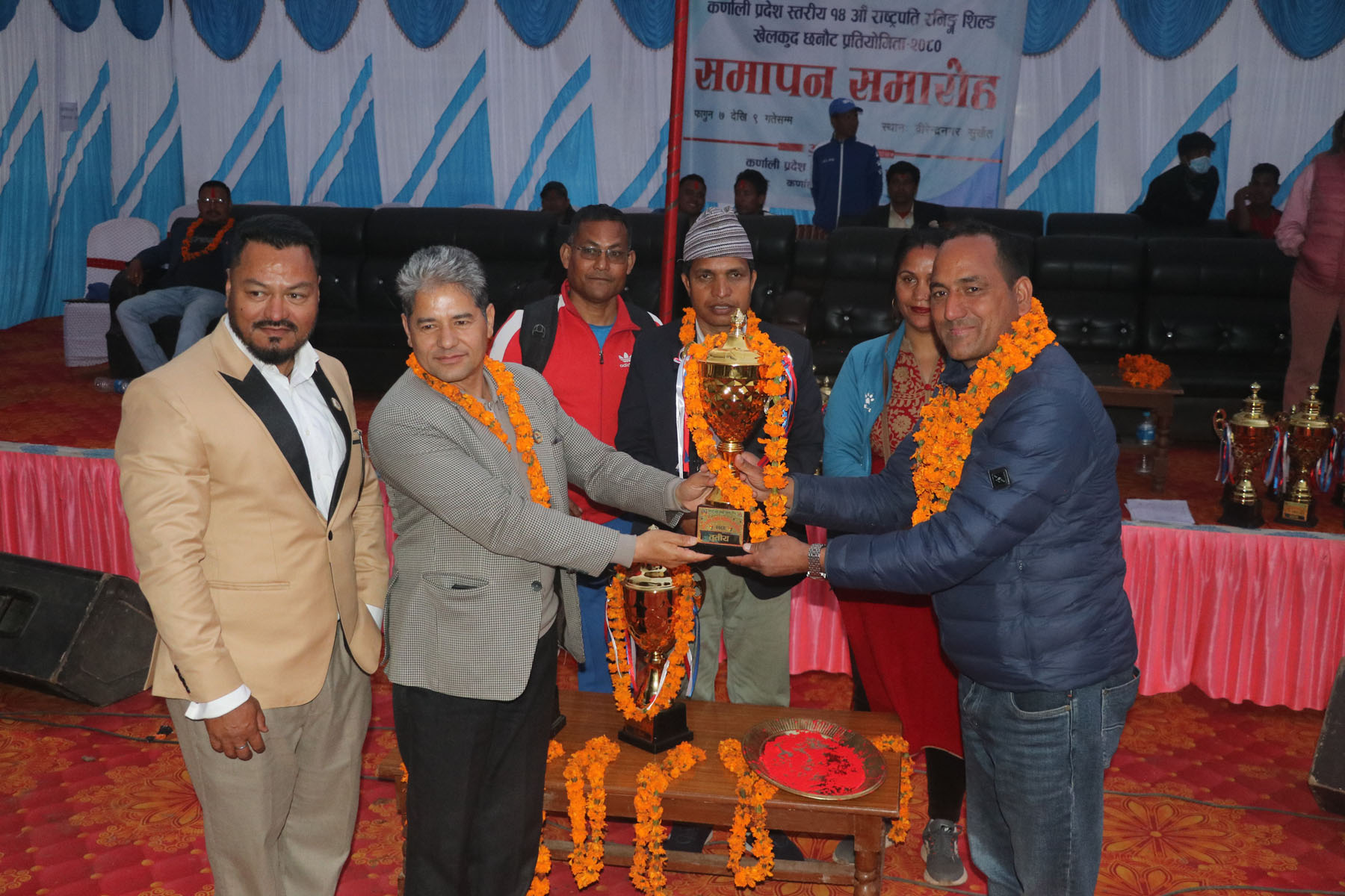 चौधौँ राष्ट्रपति रनिङ शिल्डको उपाधि सुर्खेतलाई चौधौँ राष्ट्रपति रनिङ शिल्डको उपाधि सुर्खेतलाई