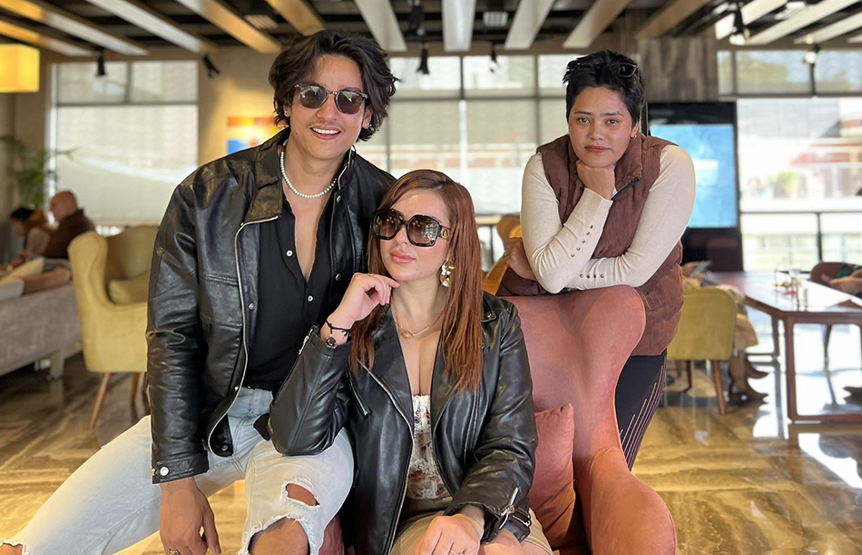 एलिजाको फेरि पुर्पुरोमा हात, समुन्द्र र निश्चलसँगको सिनेमा हल्ला मात्रै