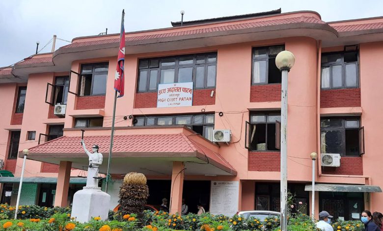 भाटभटेनी तत्काल खाली गराउने सूचना कार्यान्वयन नगर्न अन्तरिम आदेश भाटभटेनी तत्काल खाली गराउने सूचना कार्यान्वयन नगर्न अन्तरिम आदेश