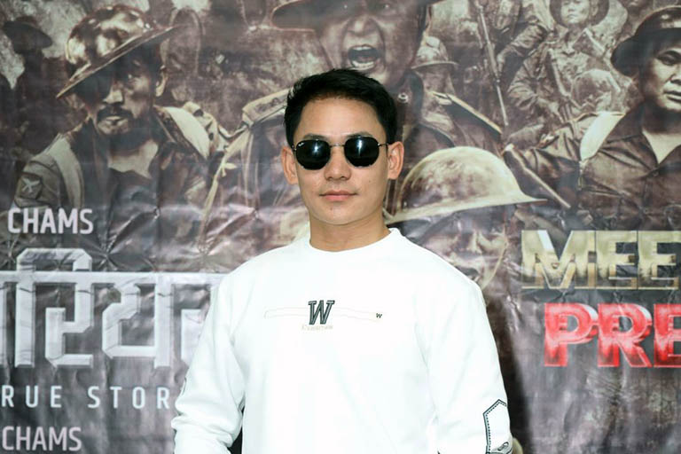 अफगान युद्धमा गोली लागेर बेहोस भएको सुनाउँदा भावुक भए अभिनेता रितेश अफगान युद्धमा गोली लागेर बेहोस भएको सुनाउँदा भावुक भए अभिनेता रितेश