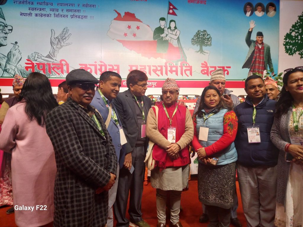 नीतिभन्दा नेतृत्वमा केन्द्रीत ! नीतिभन्दा नेतृत्वमा केन्द्रीत !