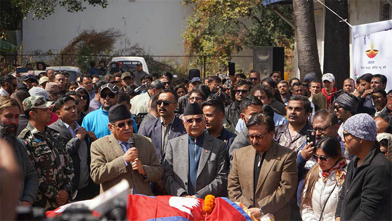 भजन शिरोमणिको अन्तिम बिदाइ,प्रचण्ड र ओलीले दिए श्रद्धाञ्जली भजन शिरोमणिको अन्तिम बिदाइ,प्रचण्ड र ओलीले दिए श्रद्धाञ्जली