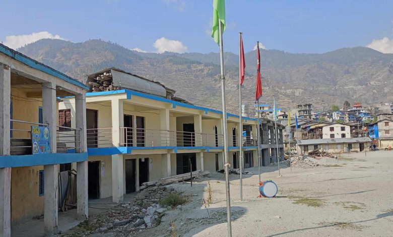 मुगुमा परीक्षा भइरहेकाे हलकाे तस्वीर खिच्न नपाइने मुगुमा परीक्षा भइरहेकाे हलकाे तस्वीर खिच्न नपाइने