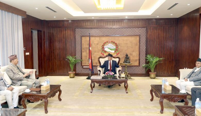 संवैधानिक परिषद्को बैठक प्रधानमन्त्री निवास बालुवाटारमा जारी संवैधानिक परिषद्को बैठक प्रधानमन्त्री निवास बालुवाटारमा जारी