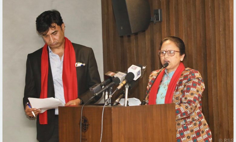 सूचना प्रविधि क्षेत्रमा लगानी गर्न अन्तर्राष्ट्रिय लगानीकर्तालाई मन्त्री शर्माको आग्रह सूचना प्रविधि क्षेत्रमा लगानी गर्न अन्तर्राष्ट्रिय लगानीकर्तालाई मन्त्री शर्माको आग्रह