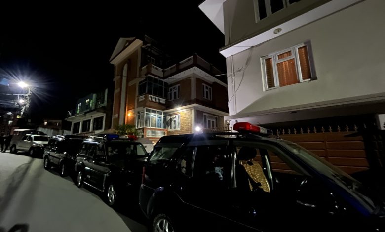 प्रचण्ड,ओली र नेपालबीचको भेटवार्ता सकियो, नेपालले भने’ पार्टीमा छलफल गर्छु प्रचण्ड,ओली र नेपालबीचको भेटवार्ता सकियो, नेपालले भने’ पार्टीमा छलफल गर्छु