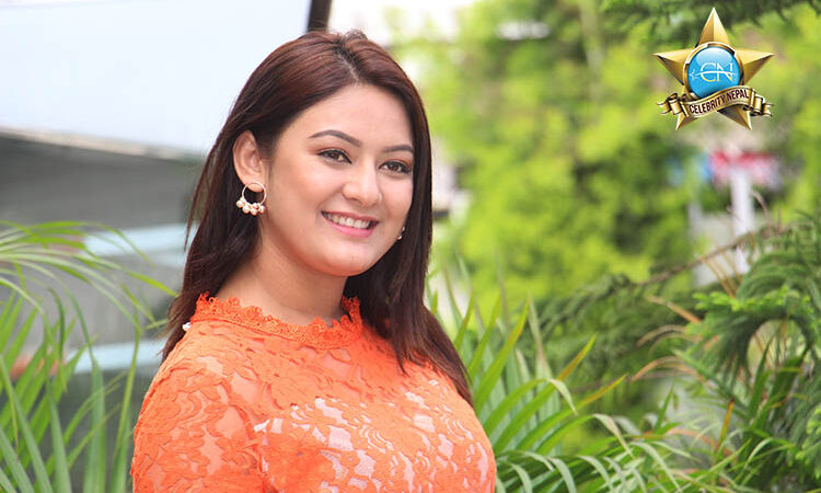 आफूलाई फरक भूमिकामा प्रस्तुत गर्ने सोच सहित आएकी थिएँ : वर्षा राउत आफूलाई फरक भूमिकामा प्रस्तुत गर्ने सोच सहित आएकी थिएँ : वर्षा राउत