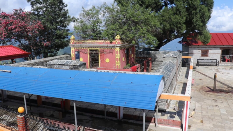 गजुर नभएको आलमदेवि मन्दिर