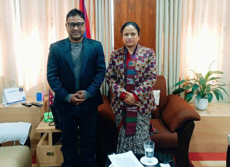 मौलिक चलचित्र निर्माणमा जोड दिन संचार मन्त्रीको सुझाव मौलिक चलचित्र निर्माणमा जोड दिन संचार मन्त्रीको सुझाव