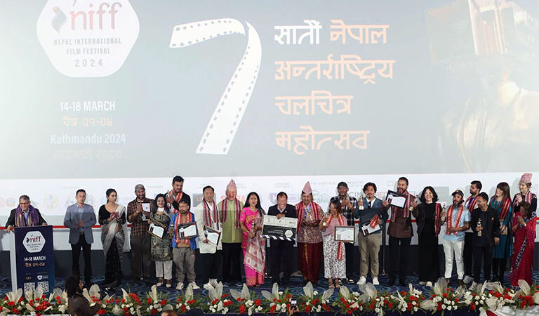 विपिन र सुरक्षालाइ उत्कृष्ट अभिनेता र अभिनेत्रीको अवार्ड