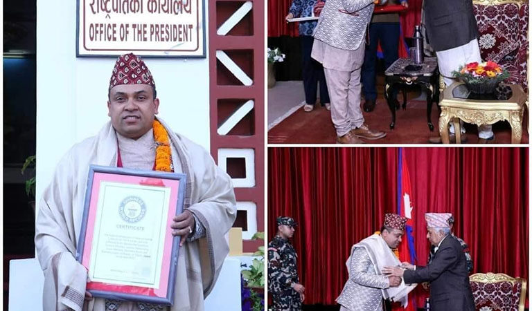 संचारकर्मी राजेन्द्र लुईटेल राष्ट्रपतिबाट सम्मानित संचारकर्मी राजेन्द्र लुईटेल राष्ट्रपतिबाट सम्मानित