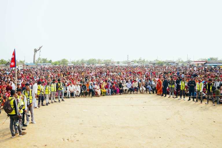सर्लाहीमा ‘मेयर’ को छायांकनमा ११ हजार स्थानीय ! सर्लाहीमा ‘मेयर’ को छायांकनमा ११ हजार स्थानीय !