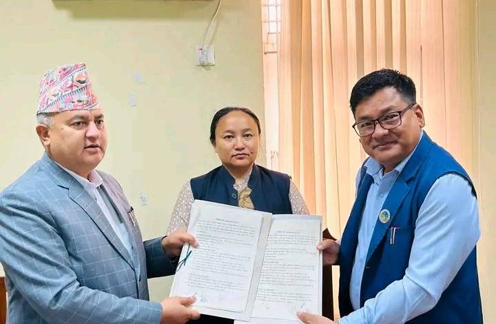 चमेरो चिउरी संरक्षण कार्यक्रम लागू गर्न ६ वटा स्थानीय तहसँग सम्झौता चमेरो चिउरी संरक्षण कार्यक्रम लागू गर्न ६ वटा स्थानीय तहसँग सम्झौता