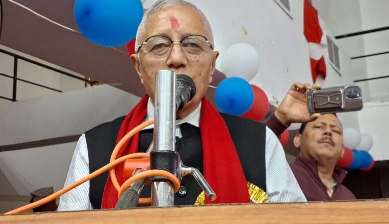 नेताहरुले आफु र आफ्नो पार्टीलाई केन्द्रमा राख्दा समस्या भयो : शेखर