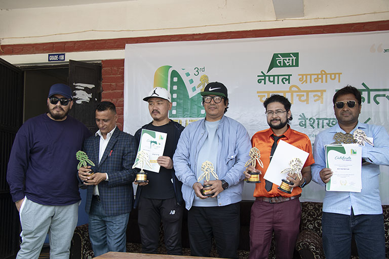 ग्रामीण चलचित्र महोत्सवमा ‘सतीदेवी’ र निश्चल बस्नेत उत्कृष्ट ग्रामीण चलचित्र महोत्सवमा ‘सतीदेवी’ र निश्चल बस्नेत उत्कृष्ट