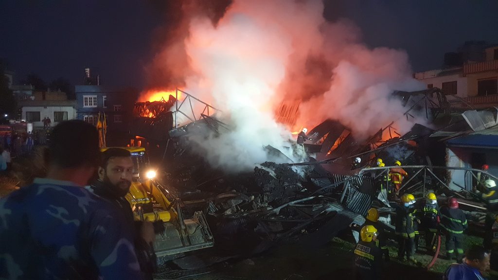 सशस्त्र प्रहरीको केन्द्रीय गोदामघरमा आगलागी सशस्त्र प्रहरीको केन्द्रीय गोदामघरमा आगलागी