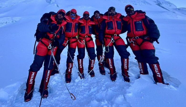 नेपाली र भारतीय सेनाको संयुक्त टोलीद्वारा कञ्चनजङ्घाको सफल आरोहण