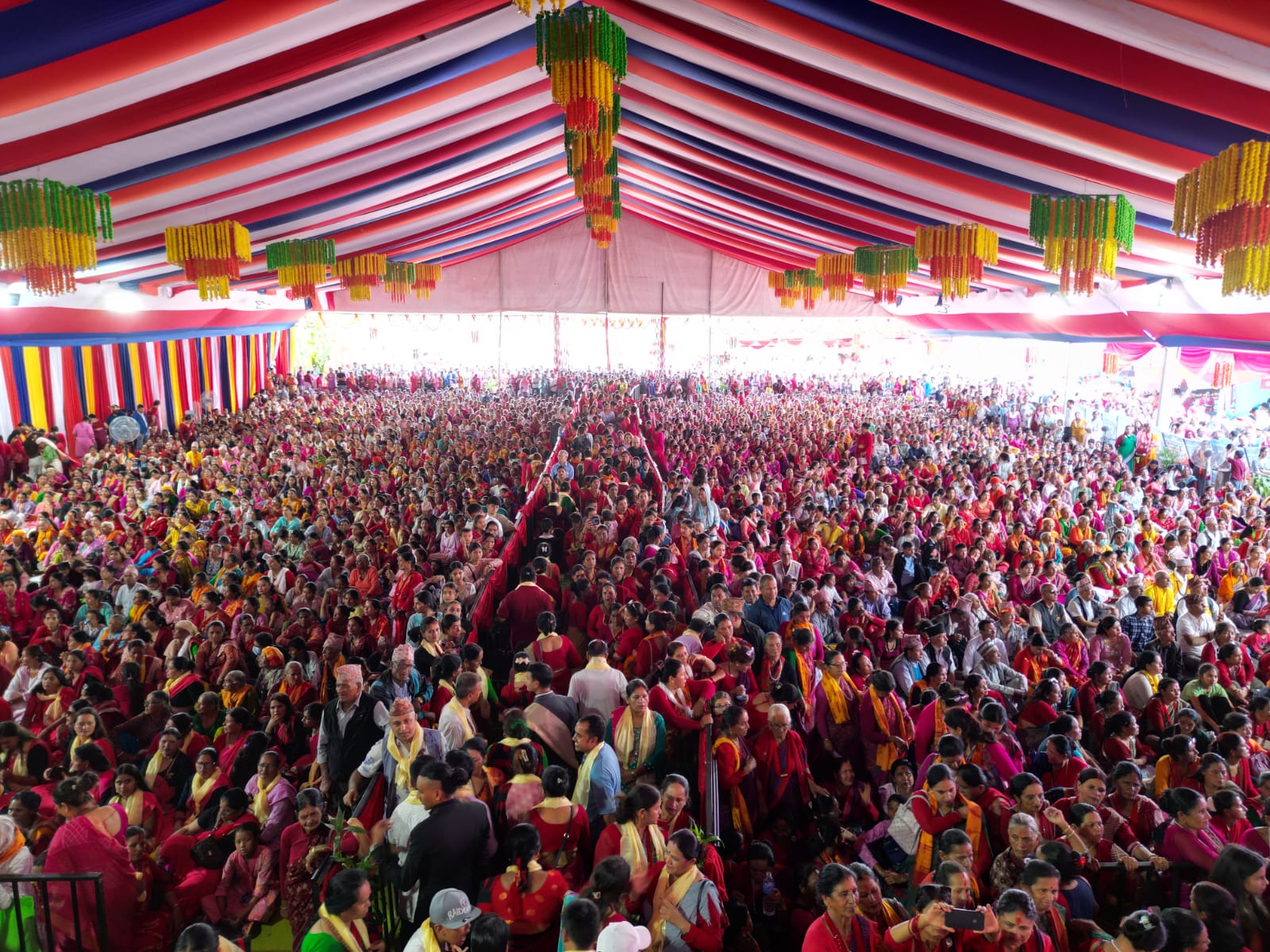 राधिका दासीको प्रवचन सुन्न कोटीहोममा भक्तजनको ओइरो राधिका दासीको प्रवचन सुन्न कोटीहोममा भक्तजनको ओइरो