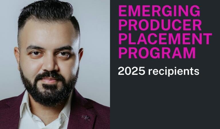 सिड्नीमा नेपाली फिल्मकर्मी सविनलाई राज्य सरकारले दियो ‘उदीयमान निर्माता’ को उपाधि सिड्नीमा नेपाली फिल्मकर्मी सविनलाई राज्य सरकारले दियो ‘उदीयमान निर्माता’ को उपाधि