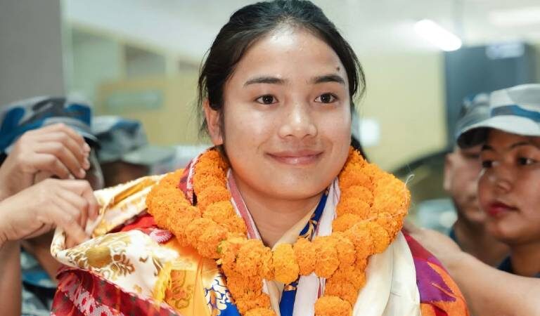 ‘अञ्जिला’को युके प्रदर्शनमा एञ्जिला सहभागी नहुने, दर्शकसँग मागिन् माफी ‘अञ्जिला’को युके प्रदर्शनमा एञ्जिला सहभागी नहुने, दर्शकसँग मागिन् माफी