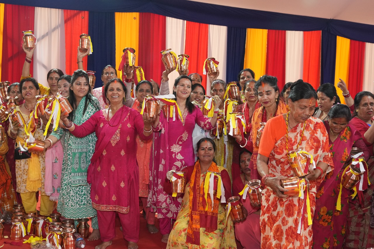 कोटिहोममा आज सम्म ८ हजार जल सहित कलश वितरण कोटिहोममा आज सम्म ८ हजार जल सहित कलश वितरण