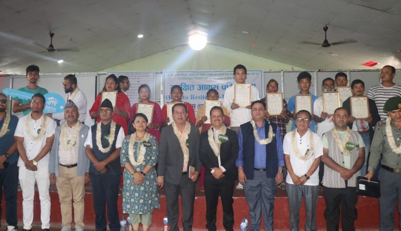 पाचखालकाका १५ विपन्न घर विहीन परिवारलाई घर हस्तान्तरण