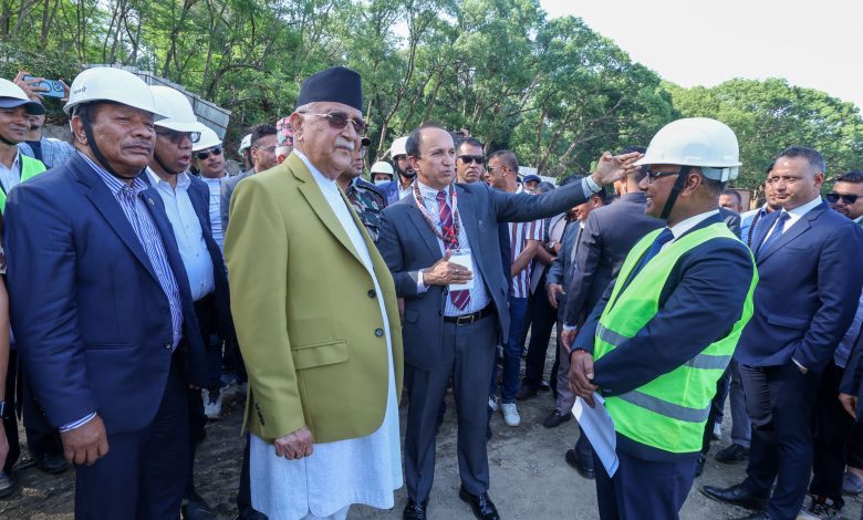 प्रधानमन्त्रीबाट निर्माणाधीन त्रिवि क्रिकेट मैदानको निरीक्षण प्रधानमन्त्रीबाट निर्माणाधीन त्रिवि क्रिकेट मैदानको निरीक्षण