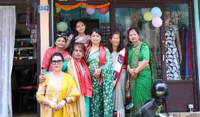 गायिका मञ्जु थापाद्वारा ‘सौम्या कलेक्सन’ को शुभारम्भ
