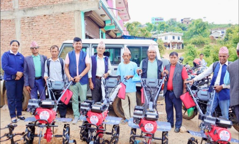 ज्वालामुखी गाउँपालिका किसानहरूलाई अनुदानमा हाते ट्याक्टर ज्वालामुखी गाउँपालिका किसानहरूलाई अनुदानमा हाते ट्याक्टर