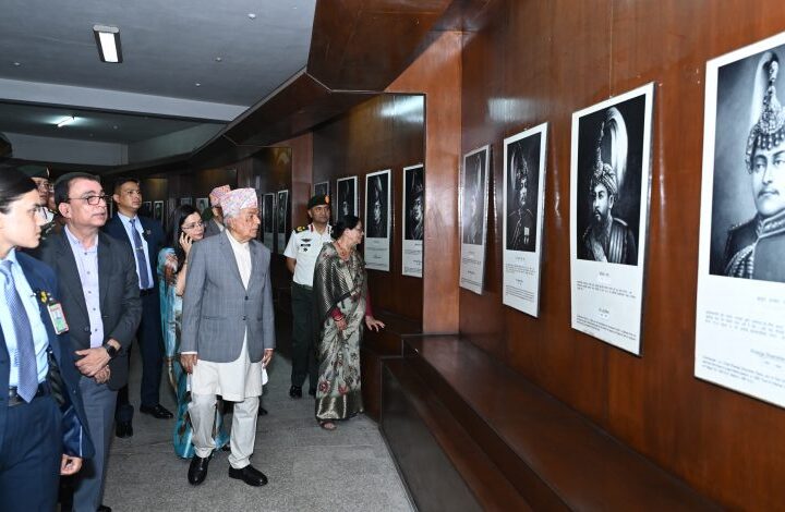 राष्ट्रपति पौडेलद्वारा राष्ट्रिय तथा सैनिक सङ्ग्रहालयको अवलोकन