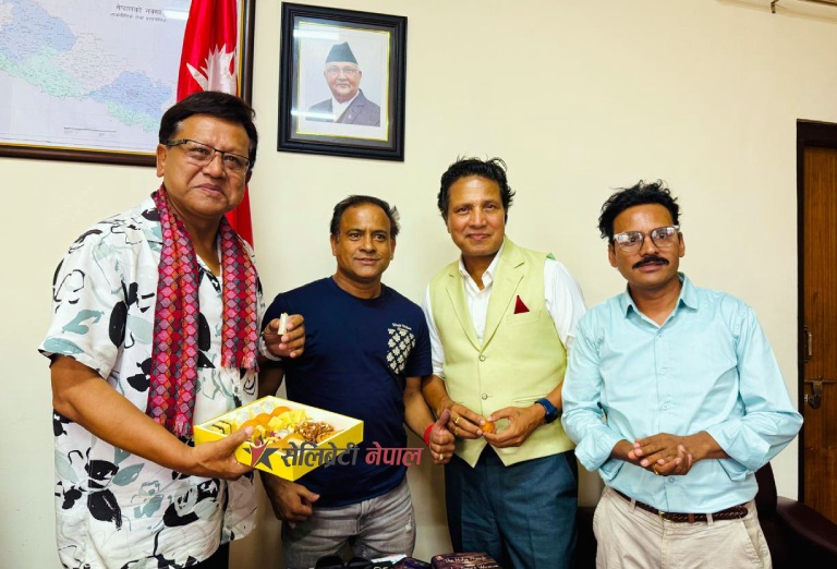 गुरुपूर्णिमामा भेटघाट: दीपकराज, केदार र जितुको पुनर्मिलनले आशा जगायो गुरुपूर्णिमामा भेटघाट: दीपकराज, केदार र जितुको पुनर्मिलनले आशा जगायो