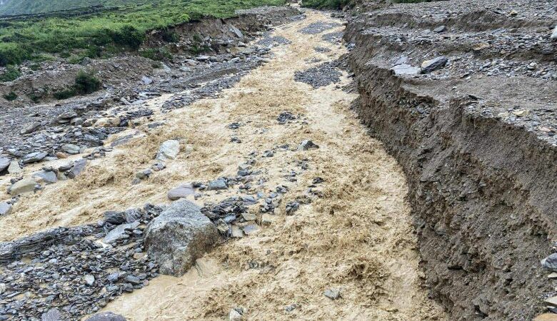 बाढीले उत्तरी गोरखामा २ वटा पुल बगायो