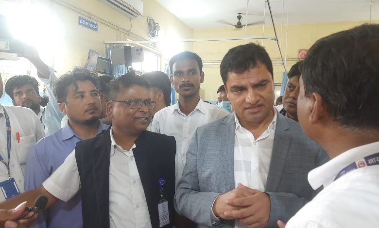 हैजाका बिरामीलाई निःशुल्क उपचारको व्यवस्था गर्न स्वास्थ्य मन्त्री पौडेललको निर्देशन हैजाका बिरामीलाई निःशुल्क उपचारको व्यवस्था गर्न स्वास्थ्य मन्त्री पौडेललको निर्देशन