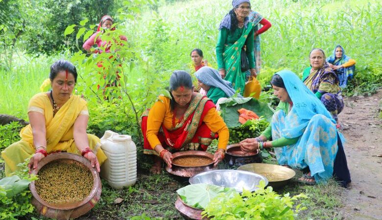 गौरा पर्वको दोस्रो दिन आज बिरुँडा धोएर मनाइँदै 