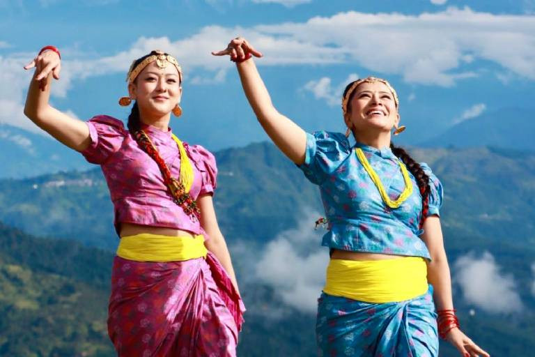 ५० लाख खर्चेर तयार ‘माइतीघर’को शीर्ष गीत ५० लाख खर्चेर तयार ‘माइतीघर’को शीर्ष गीत