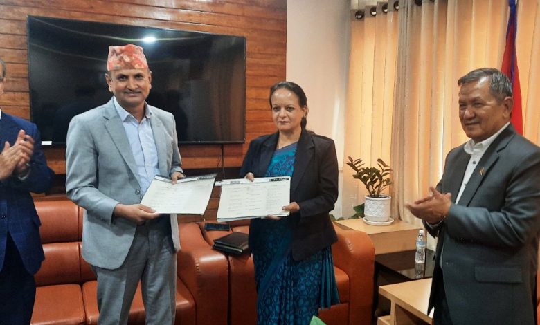 उत्कृष्ट नतिजा हासिल गर्ने गरी काम गर्न मन्त्री गुरुङको आग्रह उत्कृष्ट नतिजा हासिल गर्ने गरी काम गर्न मन्त्री गुरुङको आग्रह