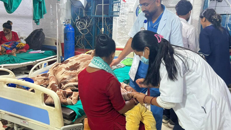दैलेख अस्पतालमा बिरामीको बढ्दो चाप, उपचारमा समस्या