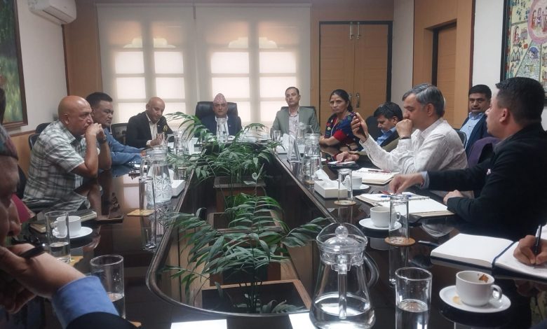 पर्यटन पुनःउत्थान गर्न सरकार र निजी क्षेत्र एकसाथ पर्यटन पुनःउत्थान गर्न सरकार र निजी क्षेत्र एकसाथ