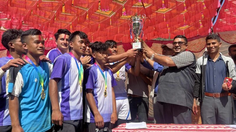 ‘जेनजी’ सहिद योगेन्द्र न्यौपाने स्मृति भलिबल प्रतियोगिताको उपाधि तीनपाटन ‘ए’लाई ‘जेनजी’ सहिद योगेन्द्र न्यौपाने स्मृति भलिबल प्रतियोगिताको उपाधि तीनपाटन ‘ए’लाई