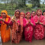 अस्ताउँदो सूर्यलाई अर्घ्य अर्पण गर्दै छठ पर्व मनाइयो अस्ताउँदो सूर्यलाई अर्घ्य अर्पण गर्दै छठ पर्व मनाइयो