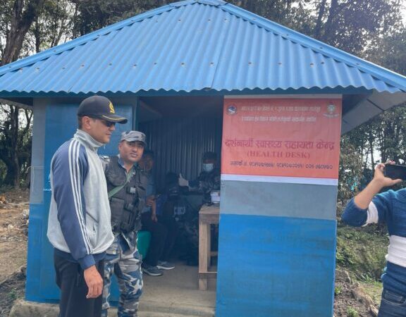 सशस्त्र प्रहरीद्वारा पाथीभरामा आउने दर्शनार्थीको लागि स्वास्थ्य सहायता कक्ष स्थापना सशस्त्र प्रहरीद्वारा पाथीभरामा आउने दर्शनार्थीको लागि स्वास्थ्य सहायता कक्ष स्थापना