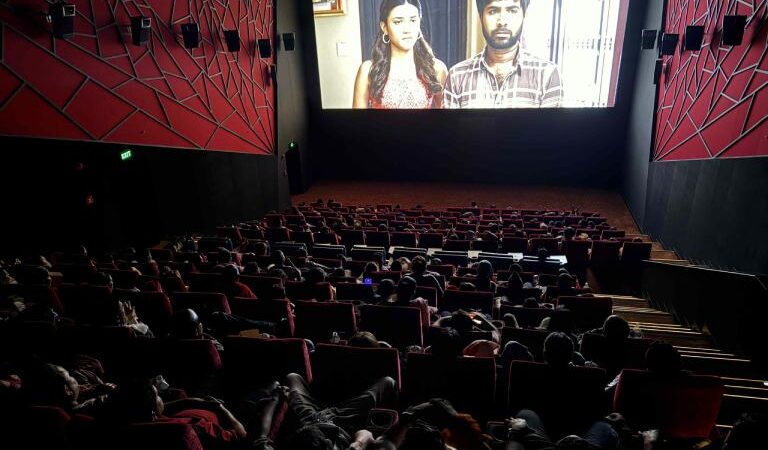 ‘वरिष्ठ बलराम’ले कमायो दर्शकको मन, दोस्रो दिन पनि देशभर हाउसफूल ‘वरिष्ठ बलराम’ले कमायो दर्शकको मन, दोस्रो दिन पनि देशभर हाउसफूल