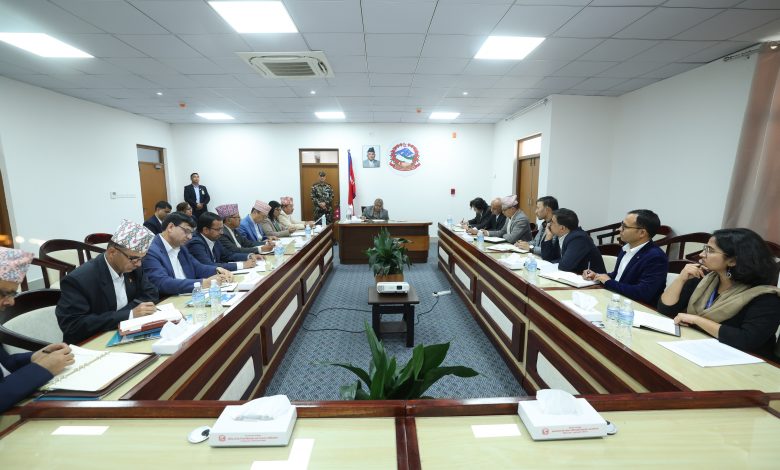 निर्वाचनमा उम्मेदवारको खर्च घटाउने विषयमा प्रधानमन्त्रीको चासो