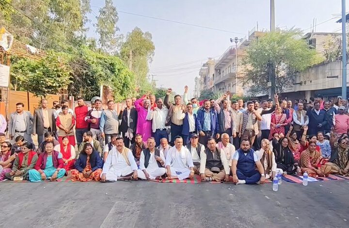 अदालतको फैसला नआएसम्म आन्दोलन जारी राख्ने ७ दलको निर्णय