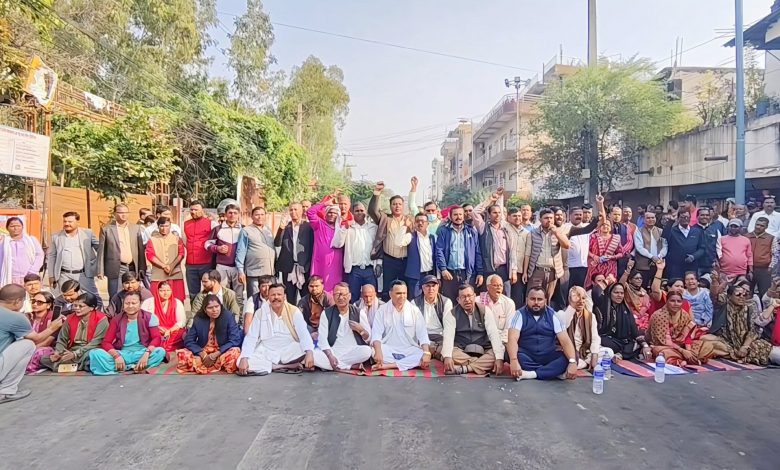 अदालतको फैसला नआएसम्म आन्दोलन जारी राख्ने ७ दलको निर्णय अदालतको फैसला नआएसम्म आन्दोलन जारी राख्ने ७ दलको निर्णय